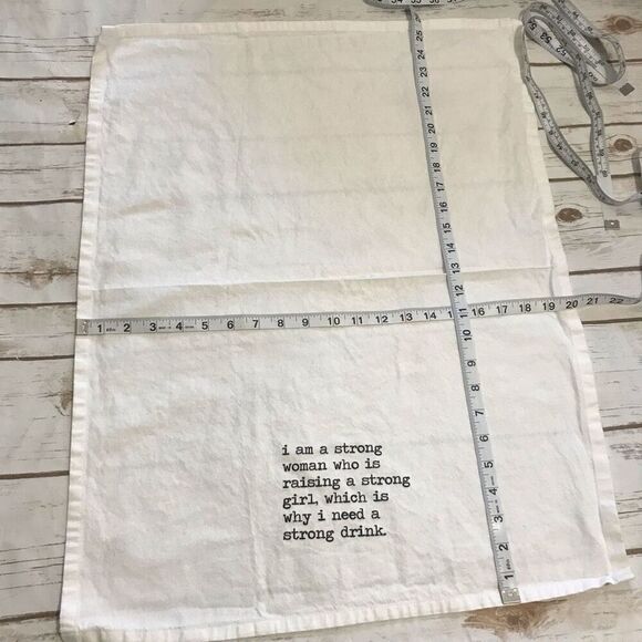 Kitchen Tea Towel‎ Strong Woman Strong Drink - Picture 4 of 5